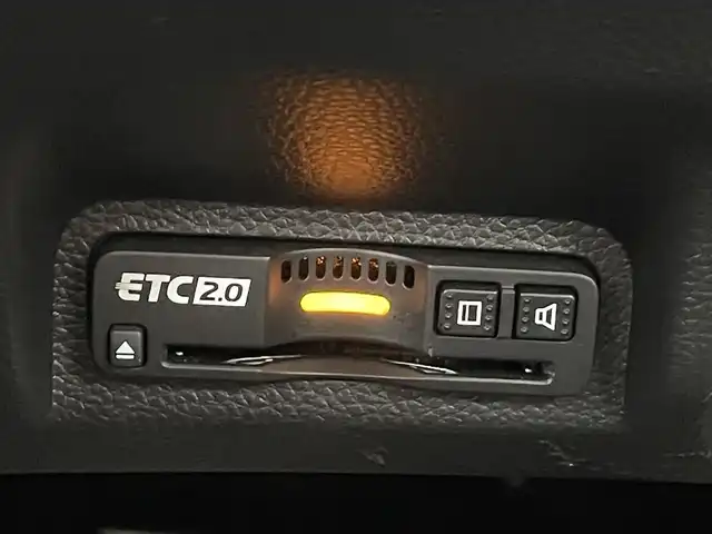 ホンダ ヴェゼル ハイブリッド e:HEV Z 滋賀県 2024(令6)年 1.6万km プラチナホワイトパール 純正9インチメモリナビ/【Bluetooth/USB/Apple Car Play/Android Auto/フルセグ 】/バックカメラ/ハーフレザー/シートヒーター/追従クルーズコントロール/前後ソナー/ホンダセンシング/パワーリアゲート/オートハイビーム/ステアリングヒーター/レーンキープアシスト/オートホールド/LEDヘッドライト/ビルトインETC2.0/純正18アルミ