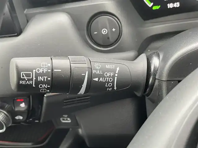 ホンダ ヴェゼル ハイブリッド e:HEV Z 滋賀県 2024(令6)年 1.6万km プラチナホワイトパール 純正9インチメモリナビ/【Bluetooth/USB/Apple Car Play/Android Auto/フルセグ 】/バックカメラ/ハーフレザー/シートヒーター/追従クルーズコントロール/前後ソナー/ホンダセンシング/パワーリアゲート/オートハイビーム/ステアリングヒーター/レーンキープアシスト/オートホールド/LEDヘッドライト/ビルトインETC2.0/純正18アルミ