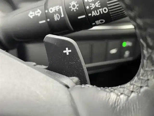 ホンダ ヴェゼル ハイブリッド e:HEV Z 滋賀県 2024(令6)年 1.6万km プラチナホワイトパール 純正9インチメモリナビ/【Bluetooth/USB/Apple Car Play/Android Auto/フルセグ 】/バックカメラ/ハーフレザー/シートヒーター/追従クルーズコントロール/前後ソナー/ホンダセンシング/パワーリアゲート/オートハイビーム/ステアリングヒーター/レーンキープアシスト/オートホールド/LEDヘッドライト/ビルトインETC2.0/純正18アルミ