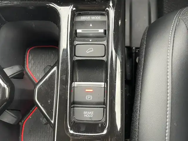 ホンダ ヴェゼル ハイブリッド e:HEV Z 滋賀県 2024(令6)年 1.6万km プラチナホワイトパール 純正9インチメモリナビ/【Bluetooth/USB/Apple Car Play/Android Auto/フルセグ 】/バックカメラ/ハーフレザー/シートヒーター/追従クルーズコントロール/前後ソナー/ホンダセンシング/パワーリアゲート/オートハイビーム/ステアリングヒーター/レーンキープアシスト/オートホールド/LEDヘッドライト/ビルトインETC2.0/純正18アルミ