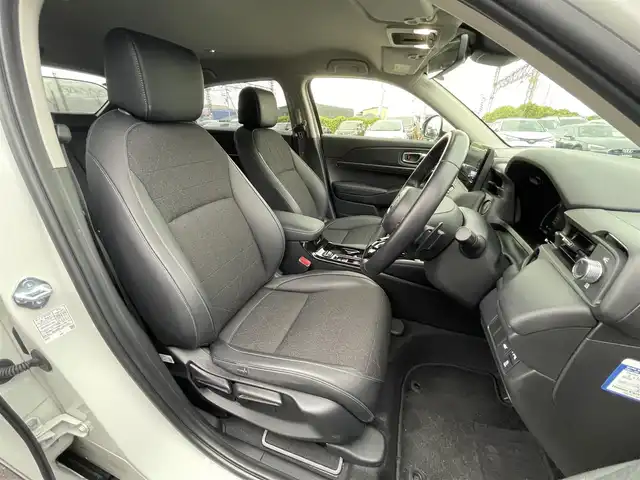 ホンダ ヴェゼル ハイブリッド e:HEV Z 滋賀県 2024(令6)年 1.6万km プラチナホワイトパール 純正9インチメモリナビ/【Bluetooth/USB/Apple Car Play/Android Auto/フルセグ 】/バックカメラ/ハーフレザー/シートヒーター/追従クルーズコントロール/前後ソナー/ホンダセンシング/パワーリアゲート/オートハイビーム/ステアリングヒーター/レーンキープアシスト/オートホールド/LEDヘッドライト/ビルトインETC2.0/純正18アルミ