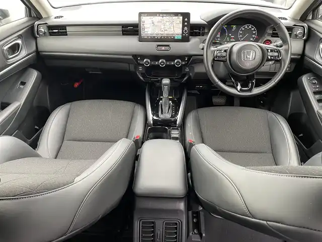 ホンダ ヴェゼル ハイブリッド e:HEV Z 滋賀県 2024(令6)年 1.6万km プラチナホワイトパール 純正9インチメモリナビ/【Bluetooth/USB/Apple Car Play/Android Auto/フルセグ 】/バックカメラ/ハーフレザー/シートヒーター/追従クルーズコントロール/前後ソナー/ホンダセンシング/パワーリアゲート/オートハイビーム/ステアリングヒーター/レーンキープアシスト/オートホールド/LEDヘッドライト/ビルトインETC2.0/純正18アルミ