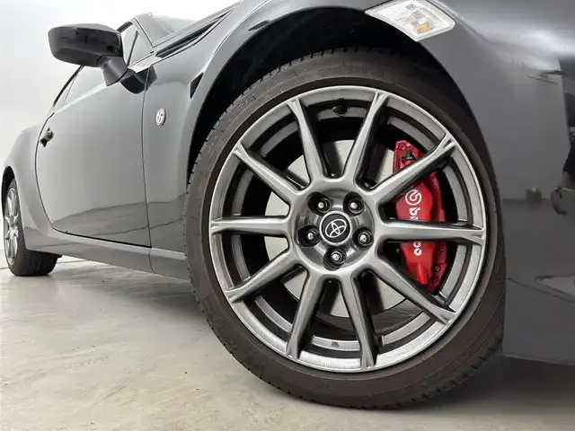 トヨタ ８６ GT LTD ハイパーパフォーマ 福岡県 2017(平29)年 1.8万km クリスタルブラックシリカ ワンオーナー　/アルパインナビ／フルセグＴＶ　/バックカメラ　/ＥＴＣ　/前方ドラレコ　/クルーズコントロール　/横滑り防止装置　/ハーフレザーシート　/前席シートヒーター　/フレキシブルタワーバー　/純正１７インチＡＷ