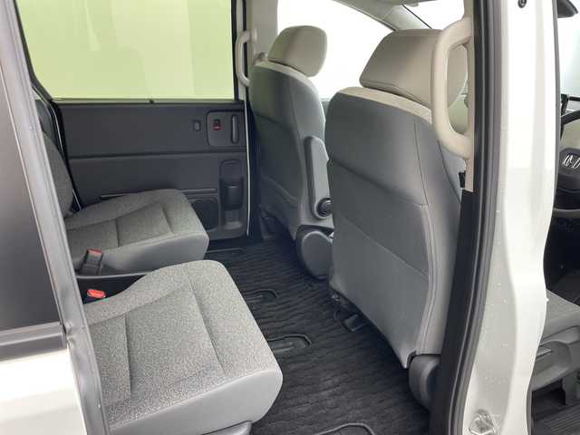 ホンダ フリード ハイブリット e:HEV AIR 兵庫県 2024(令6)年 0.8万km プラチナホワイトパール ・ホンダセンシング/・衝突軽減ブレーキ/・先行車発進お知らせ/・アダプティブクルーズコントロール/・路外逸脱抑制システ機能/・アダプティブクルーズコントロール/・車線維持支援システム/・誤発進抑制機能/・トラフィックジャムアシスト/・歩行者事故低減ステアリング/・後方誤発進抑制機能/・近距離衝突軽減ブレーキ/・パーキングセンサーシステム/・後退出庫サポート/・オートハイビーム/・純正11.4型SDナビ＆フルセグ＆BT＆USB＆DVD/・バックカメラ/・両側パワースライドドア/・純正フロアマット/・スマートキー/・プッシュスタート/・LEDヘッドライト/・オートライト/・ビルトインETC/・電子パーキング/・オートホールド