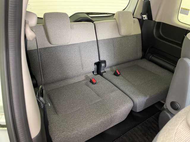 ホンダ フリード ハイブリット e:HEV AIR 兵庫県 2024(令6)年 0.8万km プラチナホワイトパール ・ホンダセンシング/・衝突軽減ブレーキ/・先行車発進お知らせ/・アダプティブクルーズコントロール/・路外逸脱抑制システ機能/・アダプティブクルーズコントロール/・車線維持支援システム/・誤発進抑制機能/・トラフィックジャムアシスト/・歩行者事故低減ステアリング/・後方誤発進抑制機能/・近距離衝突軽減ブレーキ/・パーキングセンサーシステム/・後退出庫サポート/・オートハイビーム/・純正11.4型SDナビ＆フルセグ＆BT＆USB＆DVD/・バックカメラ/・両側パワースライドドア/・純正フロアマット/・スマートキー/・プッシュスタート/・LEDヘッドライト/・オートライト/・ビルトインETC/・電子パーキング/・オートホールド