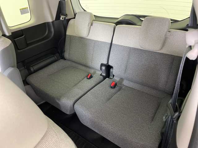 ホンダ フリード ハイブリット e:HEV AIR 兵庫県 2024(令6)年 0.8万km プラチナホワイトパール ・ホンダセンシング/・衝突軽減ブレーキ/・先行車発進お知らせ/・アダプティブクルーズコントロール/・路外逸脱抑制システ機能/・アダプティブクルーズコントロール/・車線維持支援システム/・誤発進抑制機能/・トラフィックジャムアシスト/・歩行者事故低減ステアリング/・後方誤発進抑制機能/・近距離衝突軽減ブレーキ/・パーキングセンサーシステム/・後退出庫サポート/・オートハイビーム/・純正11.4型SDナビ＆フルセグ＆BT＆USB＆DVD/・バックカメラ/・両側パワースライドドア/・純正フロアマット/・スマートキー/・プッシュスタート/・LEDヘッドライト/・オートライト/・ビルトインETC/・電子パーキング/・オートホールド