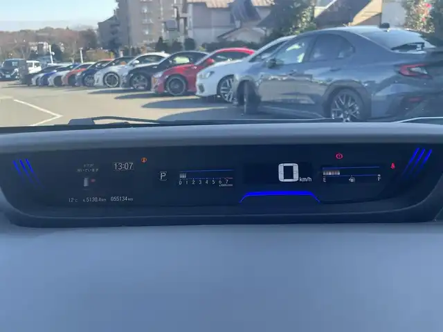 ホンダ フリード G ホンダセンシング 東京都 2020(令2)年 5.6万km プラチナホワイトパール ホンダセンシング/・衝突軽減ブレーキ/・路外逸脱抑制機能/・車線維持支援システム/・アダプティブクルーズコントロール/・誤発進抑制機能/純正メモリナビ（VXM-204VFi)/（ＣＤ/DVD/Bluetooth/USB/フルセグＴＶ）/バックカメラ/両側電動スライド/ＥＴＣ/プッシュスタート/シートヒーター/純正フロアマット/スマートキー