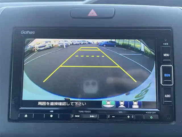 ホンダ フリード G ホンダセンシング 東京都 2020(令2)年 5.6万km プラチナホワイトパール ホンダセンシング/・衝突軽減ブレーキ/・路外逸脱抑制機能/・車線維持支援システム/・アダプティブクルーズコントロール/・誤発進抑制機能/純正メモリナビ（VXM-204VFi)/（ＣＤ/DVD/Bluetooth/USB/フルセグＴＶ）/バックカメラ/両側電動スライド/ＥＴＣ/プッシュスタート/シートヒーター/純正フロアマット/スマートキー