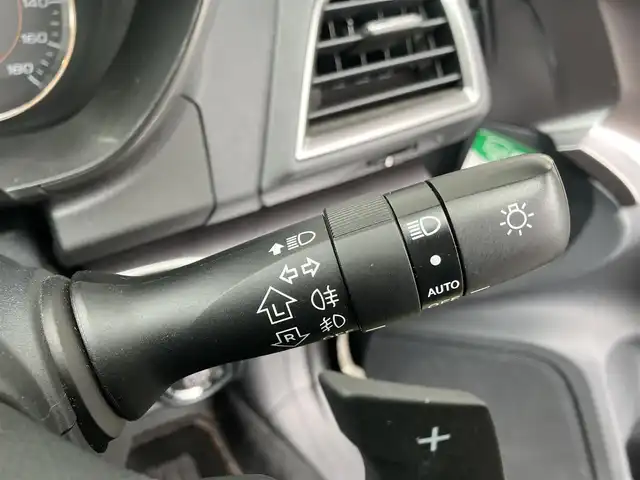 スバル インプレッサ ＸＶ 2．0i－L アイサイト 高知県 2018(平30)年 3.7万km ダークブルーパール ワンオーナー/4WD/純正メーカーオプションナビ/Bluetooth/CD/DVD/フルセグTV（走行中視聴可能）/バックカメラ/USB入力端子/ETC2.0/ドラレコ/アイサイト/衝突被害軽減システム/ABS/横滑り防止装置/レーンキープアシスト/コーナーセンサー/純正フロアマット/純正17インチAW/ステアリングスイッチ/スペアキー