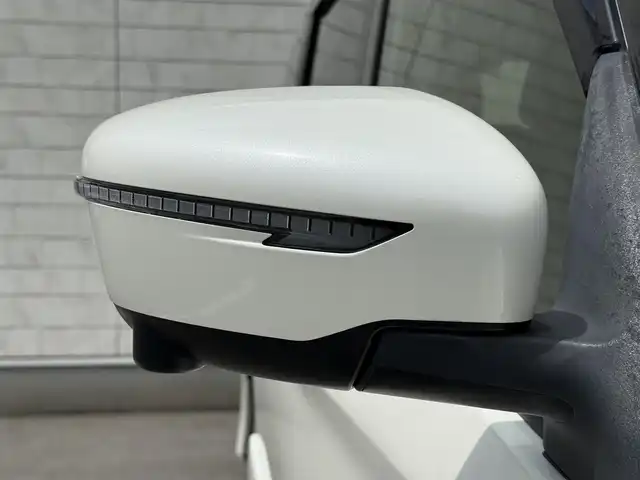 日産 セレナ ハイウェイスター Vセレクション 福岡県 2017(平29)年 4.9万km ブリリアントホワイトパール 純正9型SDナビ(フルセグTV/CD/DVD/BT)アラウンドビューモニタープロパイロットエマージェンシーブレーキ/コーナーセンサー両側パワスラドラレコETCデジタルインナーミラーUSBポート純正LEDヘッドライト純正フロアマット純正16インチアルミホイールスマートキープッシュスタート
