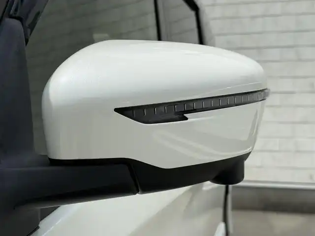 日産 セレナ ハイウェイスター Vセレクション 福岡県 2017(平29)年 4.9万km ブリリアントホワイトパール 純正9型SDナビ(フルセグTV/CD/DVD/BT)アラウンドビューモニタープロパイロットエマージェンシーブレーキ/コーナーセンサー両側パワスラドラレコETCデジタルインナーミラーUSBポート純正LEDヘッドライト純正フロアマット純正16インチアルミホイールスマートキープッシュスタート