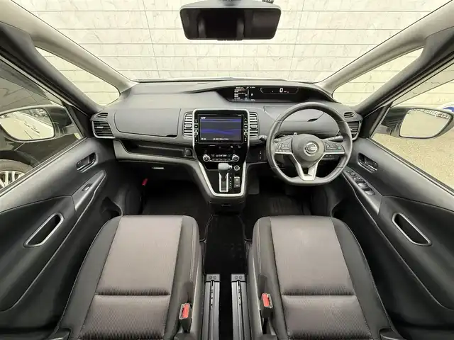日産 セレナ ハイウェイスター Vセレクション 福岡県 2017(平29)年 4.9万km ブリリアントホワイトパール 純正9型SDナビ(フルセグTV/CD/DVD/BT)アラウンドビューモニタープロパイロットエマージェンシーブレーキ/コーナーセンサー両側パワスラドラレコETCデジタルインナーミラーUSBポート純正LEDヘッドライト純正フロアマット純正16インチアルミホイールスマートキープッシュスタート