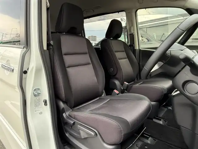 日産 セレナ ハイウェイスター Vセレクション 福岡県 2017(平29)年 4.9万km ブリリアントホワイトパール 純正9型SDナビ(フルセグTV/CD/DVD/BT)アラウンドビューモニタープロパイロットエマージェンシーブレーキ/コーナーセンサー両側パワスラドラレコETCデジタルインナーミラーUSBポート純正LEDヘッドライト純正フロアマット純正16インチアルミホイールスマートキープッシュスタート