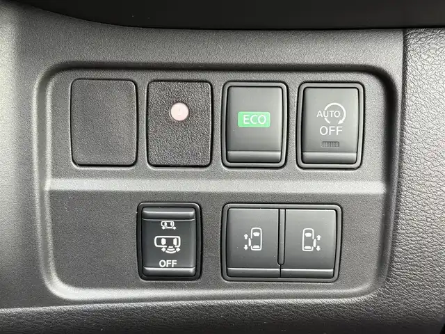日産 セレナ ハイウェイスター Vセレクション 福岡県 2017(平29)年 4.9万km ブリリアントホワイトパール 純正9型SDナビ(フルセグTV/CD/DVD/BT)アラウンドビューモニタープロパイロットエマージェンシーブレーキ/コーナーセンサー両側パワスラドラレコETCデジタルインナーミラーUSBポート純正LEDヘッドライト純正フロアマット純正16インチアルミホイールスマートキープッシュスタート