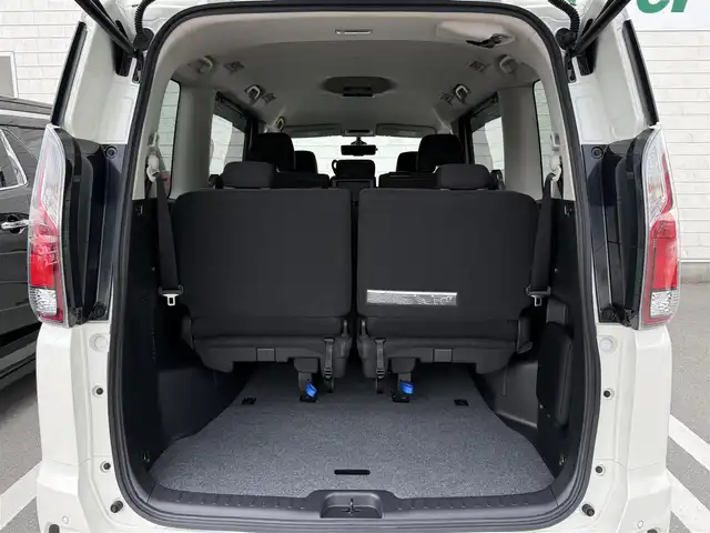 日産 セレナ ハイウェイスター Vセレクション 福岡県 2017(平29)年 4.9万km ブリリアントホワイトパール 純正9型SDナビ(フルセグTV/CD/DVD/BT)アラウンドビューモニタープロパイロットエマージェンシーブレーキ/コーナーセンサー両側パワスラドラレコETCデジタルインナーミラーUSBポート純正LEDヘッドライト純正フロアマット純正16インチアルミホイールスマートキープッシュスタート