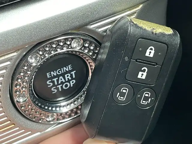 スズキ スペーシア カスタム HYBRID XS 千葉県 2020(令2)年 2.9万km ピュアホワイトパール/ブラック2トーン ナビＡＶＩＣ－ＲＷＳ９０１II/衝突軽減　/レーンアシスト　/クルコン　/シートヒーター　/ハーフレザー調シート　/両パワスラ　/前後ソナー　/ＵＳＢ　/ＥＴＣ　/アルミホイール　/ＬＥＤライト　/フォグ　/フルセグTV　