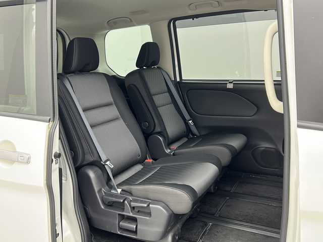 日産 セレナ e－パワー ハイウェイスター V 群馬県 2021(令3)年 1.8万km ブリリアントホワイトパール 純正１０型ナビ　純正１１型後席モニター　全周囲カメラ　電子ミラー　プロパイロット　ＢＳＭ　ドラレコ　ハンズフリー両側電動スライドドア　ＬＥＤヘッドライト　衝突被害軽減ブレーキ　レーンアシスト　禁煙