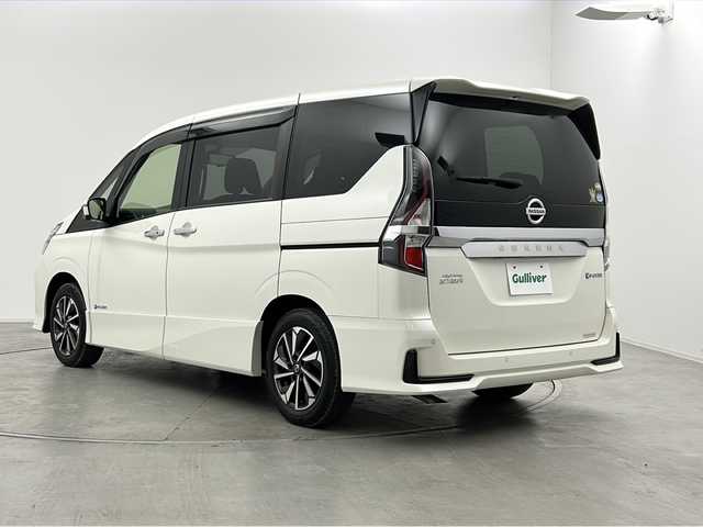 日産 セレナ e－パワー ハイウェイスター V 群馬県 2021(令3)年 1.8万km ブリリアントホワイトパール 純正１０型ナビ　純正１１型後席モニター　全周囲カメラ　電子ミラー　プロパイロット　ＢＳＭ　ドラレコ　ハンズフリー両側電動スライドドア　ＬＥＤヘッドライト　衝突被害軽減ブレーキ　レーンアシスト　禁煙