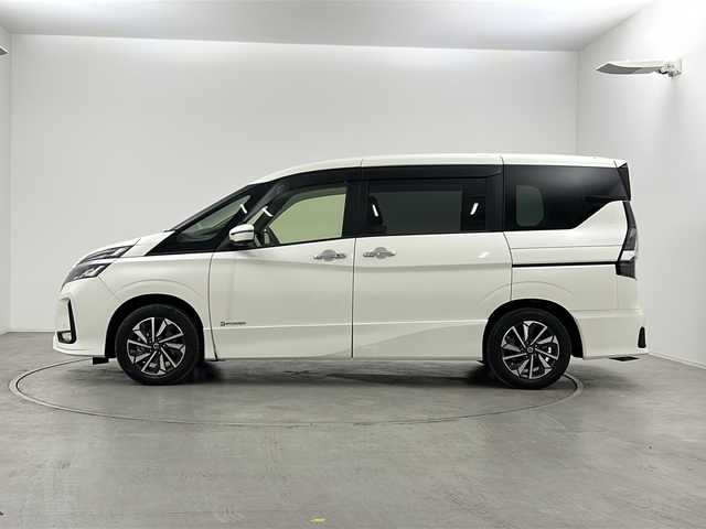 日産 セレナ e－パワー ハイウェイスター V 群馬県 2021(令3)年 1.8万km ブリリアントホワイトパール 純正１０型ナビ　純正１１型後席モニター　全周囲カメラ　電子ミラー　プロパイロット　ＢＳＭ　ドラレコ　ハンズフリー両側電動スライドドア　ＬＥＤヘッドライト　衝突被害軽減ブレーキ　レーンアシスト　禁煙