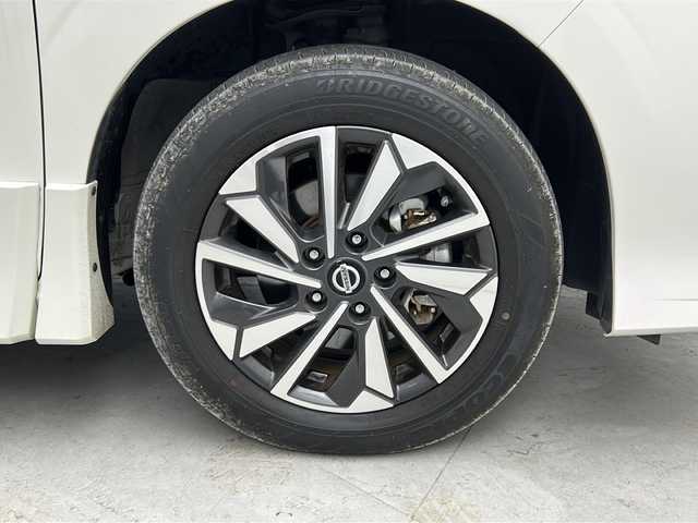 日産 セレナ e－パワー ハイウェイスター V 群馬県 2021(令3)年 1.8万km ブリリアントホワイトパール 純正１０型ナビ　純正１１型後席モニター　全周囲カメラ　電子ミラー　プロパイロット　ＢＳＭ　ドラレコ　ハンズフリー両側電動スライドドア　ＬＥＤヘッドライト　衝突被害軽減ブレーキ　レーンアシスト　禁煙