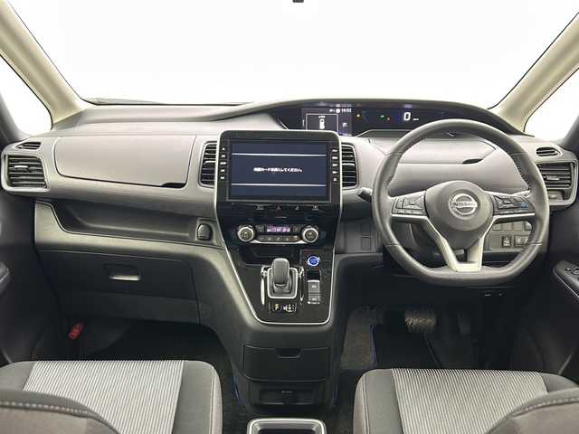 日産 セレナ e－パワー ハイウェイスター V 群馬県 2021(令3)年 1.8万km ブリリアントホワイトパール 純正１０型ナビ　純正１１型後席モニター　全周囲カメラ　電子ミラー　プロパイロット　ＢＳＭ　ドラレコ　ハンズフリー両側電動スライドドア　ＬＥＤヘッドライト　衝突被害軽減ブレーキ　レーンアシスト　禁煙