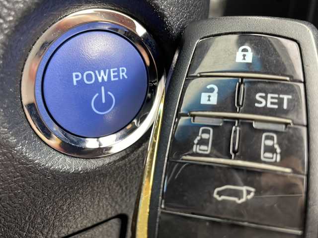 トヨタ アルファードハイブリット S タイプゴールド 新潟県 2021(令3)年 5.6万km ホワイトパールクリスタルシャイン 4WD/フリップダウンモニター/純正ナビ/　　フルセグ/CD/DVD/BT/バックカメラ/両側パワースライドドア/パワーバックドア/おしレーダークルーズコントロール/LEDオートライト/オートマチックハイビーム/ハーフレザーシート/純正17インチアルミホイール/ステアリングスイッチ/デジタルインナーミラー/ブラインドスポットモニター/スマートキー/ビルトインETC2.0