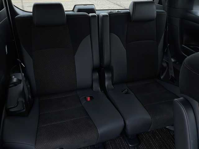 トヨタ アルファードハイブリット S タイプゴールド 新潟県 2021(令3)年 5.6万km ホワイトパールクリスタルシャイン 4WD/フリップダウンモニター/純正ナビ/　　フルセグ/CD/DVD/BT/バックカメラ/両側パワースライドドア/パワーバックドア/おしレーダークルーズコントロール/LEDオートライト/オートマチックハイビーム/ハーフレザーシート/純正17インチアルミホイール/ステアリングスイッチ/デジタルインナーミラー/ブラインドスポットモニター/スマートキー/ビルトインETC2.0