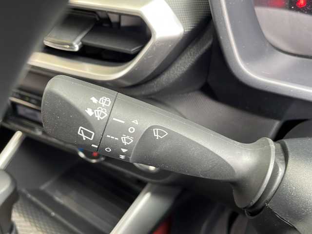 トヨタ ライズ G 愛知県 2020(令2)年 3万km ターコイズブルーマイカメタリック 衝突被害軽減ブレーキ/純正7インチSD（ナビあり）/フルセグTV/CD DVD/Bluetooth/バックカメラ/コーナーセンサー/純正アルミホイール/LEDヘッドライト/オートマチックハイビーム/ドライブレコーダー/ETC2.0/ステアリングスイッチ/スマートキー/プッシュスタート
