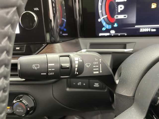 日産 オーラ G レザーエディション 千葉県 2022(令4)年 2.2万km ビビットブルー / スーパーブラック 2トーン プロパイロット/運転支援システム/・エマージェンシーブレーキ/・標識検知機能/・踏み間違い防止アシスト/・車線逸脱警報/・ふらつき警報/・後側方衝突防止支援システム/・後側方車両検知警報/・後退時車両検知機能/純正9ワイドディスプレイ/・BOSEサウンドシステム/・フルセグTV/・Bluetoothオーディオ接続/・CD/DVD再生機能/ブラインドスポットモニター/合皮レザーシート/LEDヘッドライト/デジタルインナーミラー/USBソケット/置くだけ充電