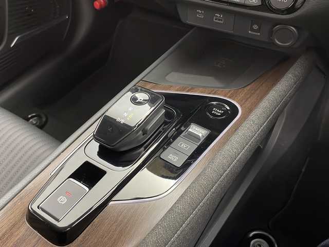 日産 オーラ G レザーエディション 千葉県 2022(令4)年 2.2万km ビビットブルー / スーパーブラック 2トーン プロパイロット/運転支援システム/・エマージェンシーブレーキ/・標識検知機能/・踏み間違い防止アシスト/・車線逸脱警報/・ふらつき警報/・後側方衝突防止支援システム/・後側方車両検知警報/・後退時車両検知機能/純正9ワイドディスプレイ/・BOSEサウンドシステム/・フルセグTV/・Bluetoothオーディオ接続/・CD/DVD再生機能/ブラインドスポットモニター/合皮レザーシート/LEDヘッドライト/デジタルインナーミラー/USBソケット/置くだけ充電