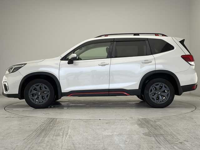 スバル フォレスター X－ブレイク 愛知県 2019(令1)年 5.5万km クリスタルホワイトP 衝突軽減システム/純正SDナビ/レーダークルーズコントロール/シートヒーター/フルセグ/CD/DVD/Bluetooth/バックカメラ/電動リアゲート/パワーシート/コーナーセンサー/純正アルミホイール/ブラインドスポットモニター/LEDヘッドライト/パドルシフト/ルーフレール/ステアリングヒーター/インテリジェントミラー/オートマチックハイビーム/ドライブレコーダー/ETC/ステアリングスイッチ/スマートキー/プッシュスタート