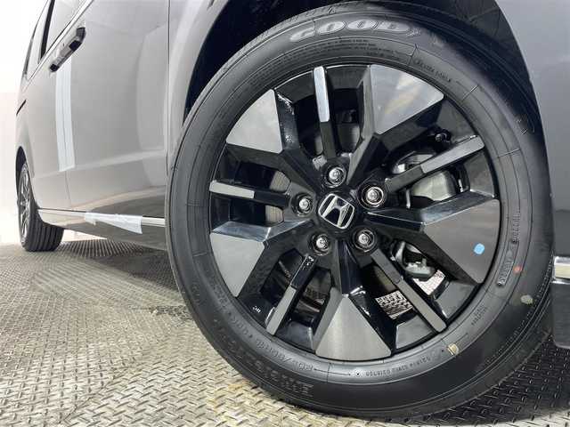 ホンダ ステップワゴン スパーダ 大阪府 2025(令7)年 0.1万km未満 クリスタルブラックパール 登録済未使用車 純正11.4incナビ(フルセグ/DVD再生/Bluetooth) バックカメラ 後席モニター ハーフレザー シートヒーター オットマン 電動リアゲート 衝突軽減 レーダーC BSM