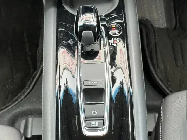 ホンダ ヴェゼル ハイブリッド X ホンダセンシング 道南・函館 2018(平30)年 7.4万km ルーセブラックM /寒冷地仕様//ホンダセンシング//衝突軽減ブレーキ//誤発進抑制機能//アダプティブクルーズコントロール//車線維持支援システム//路外逸脱抑制機能//先行車発進お知らせ機能//標識認識機能//フロントワイパーデアイサー//ホンダ純正ベーシックインターナビ/（フルセグTV/DVD/CD/SD/BT/FM/AM)//バックカメラ//革巻ステアリング//前席シートヒーター//LEDヘッドライト//フォグランプ//ウィンカーミラー//プッシュスタート//スマートキー