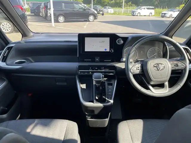 トヨタ ヴォクシー S－G 青森県 2023(令5)年 3.8万km ホワイトパールクリスタルシャイン ４WD/ディスプレイオーディオナビ有効期限切れ/TV/CD/DVD/BT/ETC/バックカメラ/レーダークルーズコントロール/オートマチックハイビーム/オートライト/LDA/PCS/PDA/PKSB/コーナーセンサー/純正16インチホイール