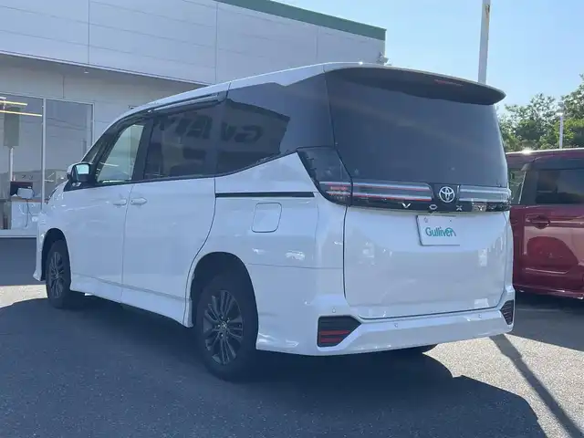 トヨタ ヴォクシー S－G 青森県 2023(令5)年 3.8万km ホワイトパールクリスタルシャイン ４WD/ディスプレイオーディオナビ有効期限切れ/TV/CD/DVD/BT/ETC/バックカメラ/レーダークルーズコントロール/オートマチックハイビーム/オートライト/LDA/PCS/PDA/PKSB/コーナーセンサー/純正16インチホイール