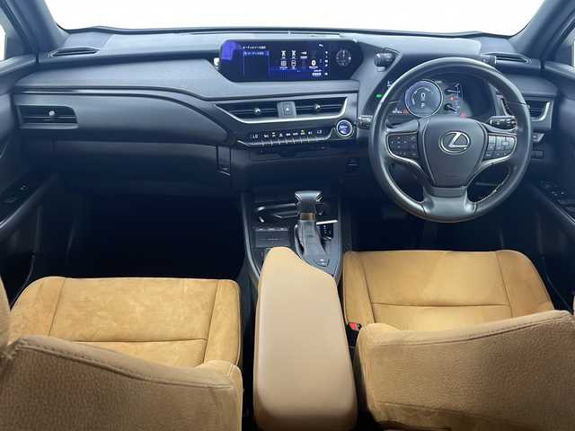 レクサス ＵＸ 250h 栃木県 2020(令2)年 5.5万km グラファイトブラックガラスフレーク 純正SDナビ/（Bluetooth/CD/DVD/Miracast)/衝突軽減ブレーキ/クルーズコントコントロール/レーンキープアシスト/パーキングサポートブレーキ/ETC2.0/バックカメラ/ステアリングスイッチ/純正１７インチアルミホイール/純正フロアマット/電動格納ミラー/横滑り防止機能