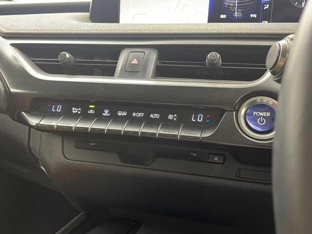 レクサス ＵＸ 250h 栃木県 2020(令2)年 5.5万km グラファイトブラックガラスフレーク 純正SDナビ/（Bluetooth/CD/DVD/Miracast)/衝突軽減ブレーキ/クルーズコントコントロール/レーンキープアシスト/パーキングサポートブレーキ/ETC2.0/バックカメラ/ステアリングスイッチ/純正１７インチアルミホイール/純正フロアマット/電動格納ミラー/横滑り防止機能