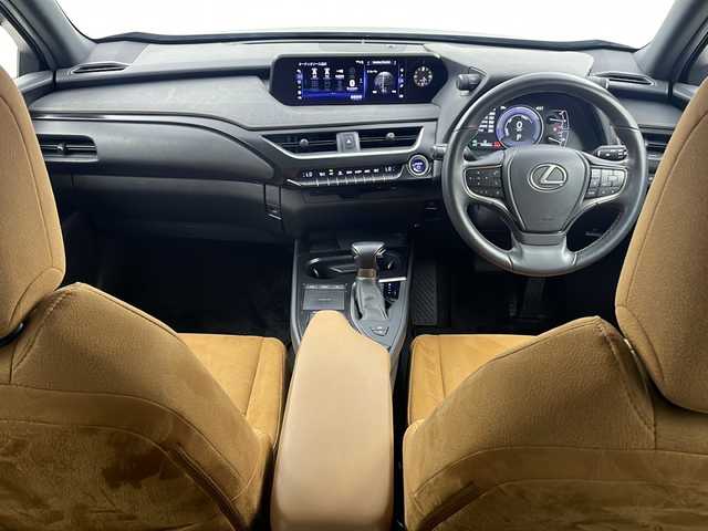レクサス ＵＸ 250h 栃木県 2020(令2)年 5.5万km グラファイトブラックガラスフレーク 純正SDナビ/（Bluetooth/CD/DVD/Miracast)/衝突軽減ブレーキ/クルーズコントコントロール/レーンキープアシスト/パーキングサポートブレーキ/ETC2.0/バックカメラ/ステアリングスイッチ/純正１７インチアルミホイール/純正フロアマット/電動格納ミラー/横滑り防止機能