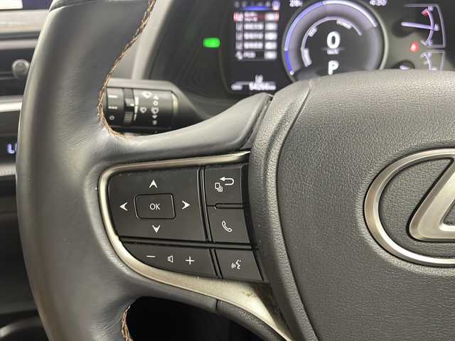 レクサス ＵＸ 250h 栃木県 2020(令2)年 5.5万km グラファイトブラックガラスフレーク 純正SDナビ/（Bluetooth/CD/DVD/Miracast)/衝突軽減ブレーキ/クルーズコントコントロール/レーンキープアシスト/パーキングサポートブレーキ/ETC2.0/バックカメラ/ステアリングスイッチ/純正１７インチアルミホイール/純正フロアマット/電動格納ミラー/横滑り防止機能