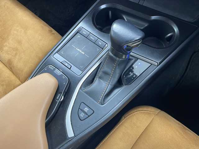 レクサス ＵＸ 250h 栃木県 2020(令2)年 5.5万km グラファイトブラックガラスフレーク 純正SDナビ/（Bluetooth/CD/DVD/Miracast)/衝突軽減ブレーキ/クルーズコントコントロール/レーンキープアシスト/パーキングサポートブレーキ/ETC2.0/バックカメラ/ステアリングスイッチ/純正１７インチアルミホイール/純正フロアマット/電動格納ミラー/横滑り防止機能