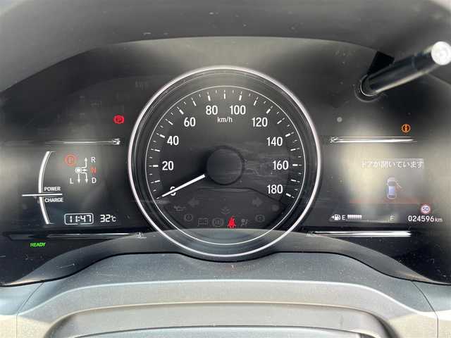 ホンダ ヴェゼル ハイブリッド Z ホンダセンシング 大分県 2020(令2)年 2.5万km クリスタルブラックパール ・純正ナビ(CD.DVD.SD.USB.BT)/・AppleCarPlay/・バックカメラ/・フルセグテレビ/・レーダークルコン/・ドライブレコーダー/・ETC/・シートヒーター/・ブレーキホールド/・オートライト/・ステアリングリモコン/・スマートキー/・プッシュスタート