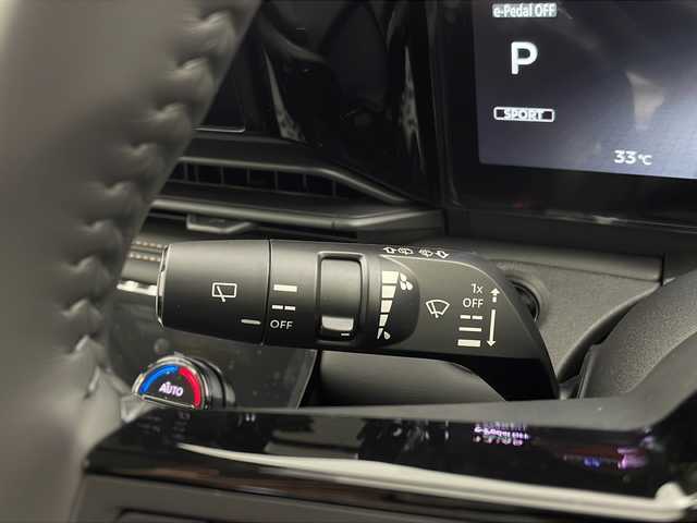 日産 セレナ e－パワー ハイウェイスター V 栃木県 2025(令7)年 0.1千km プリズムホワイト 登録済未使用車/360度セーフティアシスト/12.3型メモリーナビ/ 【AM/FM/USB/BT/フルセグTV】/両側電動スライドドア【サンシェード】/インテリジェントアラウンドビューモニター/インテリジェントルームミラー/ETC2.0/SOSコール/ナビリンク機能付きプロパイロット/・プロパイロット緊急停止支援システム/・インテリジェントエマージェンシーブレーキ/・前方衝突予測警報/・車線逸脱防止支援システム/・後側方車両検知警報/・ふらつき警報/・標識検知機能/・衝突回避ステアリングアシスト/・車線逸脱警報/・後退時車両検知警報/・踏み間違い防止アシスト/ワイヤレス充電器/純正前後ドライブレコーダー/革巻きステアリング【スイッチ】/e-pedal/電子パーキング　オートホールド/デュアルバックドア/プッシュスタート/アダブティブLEDヘッドライト/純正16インチアルミホイール/サイド+カーテンエアバッグ/保証書、取扱説明書/スマートキー×2本