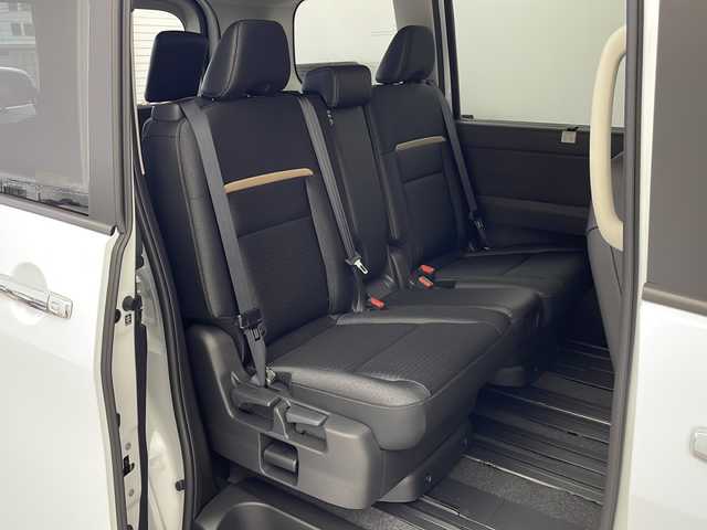 日産 セレナ e－パワー ハイウェイスター V 栃木県 2025(令7)年 0.1千km プリズムホワイト 登録済未使用車/360度セーフティアシスト/12.3型メモリーナビ/ 【AM/FM/USB/BT/フルセグTV】/両側電動スライドドア【サンシェード】/インテリジェントアラウンドビューモニター/インテリジェントルームミラー/ETC2.0/SOSコール/ナビリンク機能付きプロパイロット/・プロパイロット緊急停止支援システム/・インテリジェントエマージェンシーブレーキ/・前方衝突予測警報/・車線逸脱防止支援システム/・後側方車両検知警報/・ふらつき警報/・標識検知機能/・衝突回避ステアリングアシスト/・車線逸脱警報/・後退時車両検知警報/・踏み間違い防止アシスト/ワイヤレス充電器/純正前後ドライブレコーダー/革巻きステアリング【スイッチ】/e-pedal/電子パーキング　オートホールド/デュアルバックドア/プッシュスタート/アダブティブLEDヘッドライト/純正16インチアルミホイール/サイド+カーテンエアバッグ/保証書、取扱説明書/スマートキー×2本