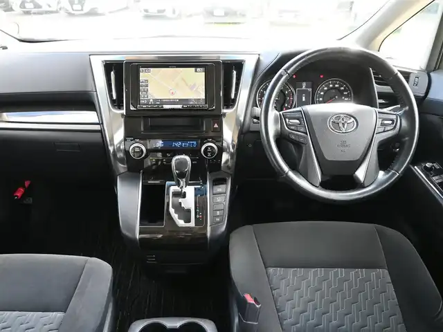 トヨタ ヴェルファイア Z 千葉県 2016(平28)年 5.7万km ブラック 両側パワースライドドア/社外SDナビ/地デジTV/【DVD/CD再生機能　Bluetooth接続】/バックカメラ/フリップダウンモニター/革巻きステアリング/ETC/LEDヘッドライト/フォグライト/ウインカーミラー/クリアランスソナー/純正18インチアルミホイル/サイド/カーテンエアバッグ/スマートキー