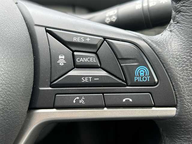 日産 セレナ ハイウェイスター V 静岡県 2021(令3)年 5.8万km ダークメタルグレー 純正10インチナビ/（AM/FM/CD/DVD/BT)/フルセグTV/アラウンドビューモニター/バックカメラ/プロパイロット/レーダークルーズコントロール/両側パワースライドドア/セーフティパックA/撥水シート/デジタルインナーミラー/エマージェンシーブレーキ/レーンキープアシスト/横滑防止装置/ビルトインETC/ブラインドスポットモニター/純正16インチアルミホイール/コーナーセンサー/ドライブレコーダー/純正フロアマット/スマートキー/プッシュスタート/スペアキー×１/LEDヘッドライト/保証書