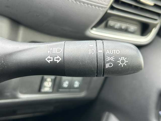 日産 セレナ ハイウェイスター V 静岡県 2021(令3)年 5.8万km ダークメタルグレー 純正10インチナビ/（AM/FM/CD/DVD/BT)/フルセグTV/アラウンドビューモニター/バックカメラ/プロパイロット/レーダークルーズコントロール/両側パワースライドドア/セーフティパックA/撥水シート/デジタルインナーミラー/エマージェンシーブレーキ/レーンキープアシスト/横滑防止装置/ビルトインETC/ブラインドスポットモニター/純正16インチアルミホイール/コーナーセンサー/ドライブレコーダー/純正フロアマット/スマートキー/プッシュスタート/スペアキー×１/LEDヘッドライト/保証書