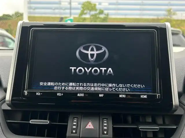 トヨタ ＲＡＶ４ G Zパッケージ 大阪府 2019(令1)年 7.1万km ホワイトパールクリスタルシャイン 純正９インチナビ　/   フルセグＴＶ/Bluetooth/USB　/衝突軽減ブレーキ　/クリアランスソナー/バックモニター　/ブラインドスポットモニター/デジタルインナーモニター　/レーダークルーズコントロール/レーンキープアシスト/オートマチックハイビーム/電動リアゲート　/運転席メモリー付きパワーシート　/前方ドライブレコーダー　/純正19インチアルミホイール/ルーフレール/プッシュスタート/スマートキー　/ＥＴＣ　/ＬＥＤ