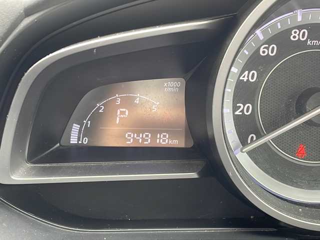 マツダ デミオ XD 徳島県 2015(平27)年 9.5万km ジェットブラックマイカ 純正ナビ/（ラジオ/DISC/USB/BT/AUX/フルセグ）/バックカメラ/ETC/純正１５インチアルミホイール/アイドリングストップ/純正フロアマット/ドライブレコーダー/プッシュスタート/スペアキー/ドアバイザー/キセノンヘッドライト/フォグライト/取扱説明書/新車時保証書