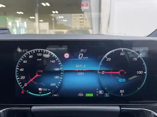 メルセデス・ベンツ Ｍ・ベンツ ＥＱＡ２５０ AMGライン 東京都 2021(令3)年 0.6万km マウンテングレー ワンオーナー/登録時走行距離【5983km】/純正ナビ/（フルセグ/BT/FM/AM）/パノラミックスライディングルーフ/アクティブクルーズコントロール/アクティブステアリングアシスト/アクティブブラインドスポットアシスト/オートマチックハイビーム/ヘッドアップディスプレイ/パドルシフト/ハーフレザーシート/シートキネティクス(D/N)/シートヒーター(D/N)/パワーシート(D/N)/純正ドライブレコーダー（前後）/スマートキー/スペアキー/ETC2.0