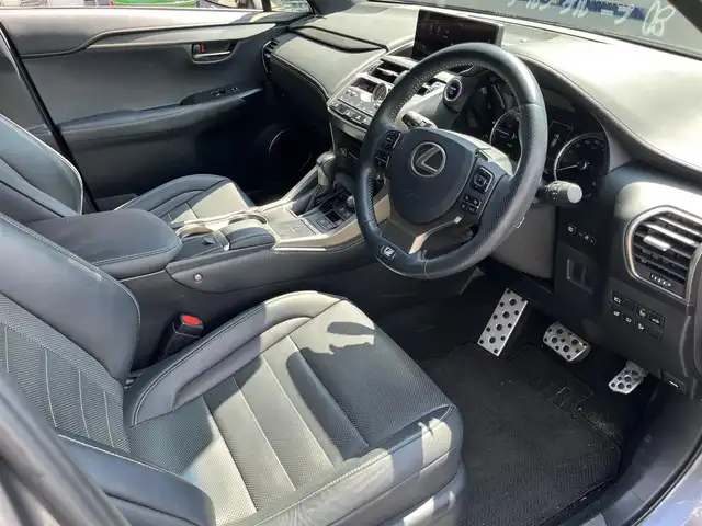 レクサス ＮＸ 300h Fスポーツ 滋賀県 2018(平30)年 7.2万km マーキュリーグレーマイカ 純正ナビ/(CD/DVD/フルセグ/Bluetooth)/パノラミックビューモニター/BSM/レザーシート/シートヒーター/ベンチレーション/パワーシート/ステアリングヒーター/3眼LEDヘッドライト/レーダークルコン/ETC2.0/電動リアゲート/前後ドラレコ/コーナーセンサー/ステアリングスイッチ/スマートキー/プッシュスタート